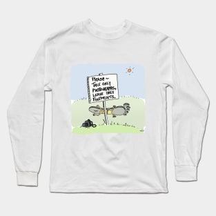 take only photo's, leave only footprints Long Sleeve T-Shirt